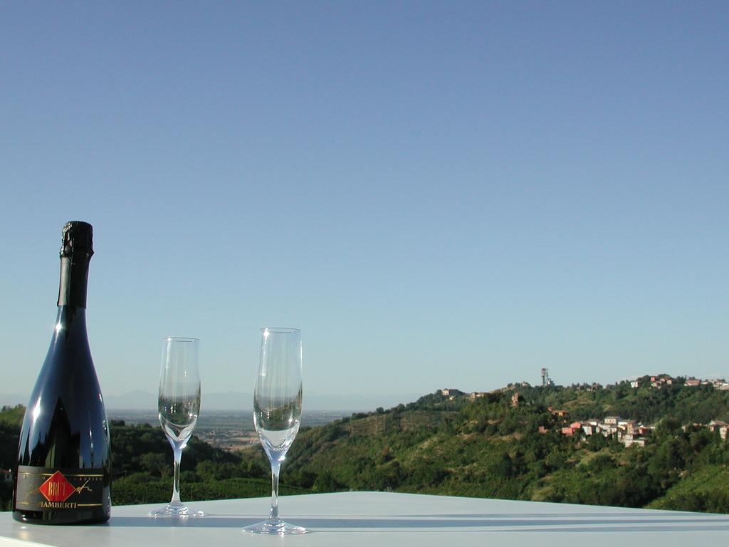 La Vecchia Cantina Stradella Luaran gambar